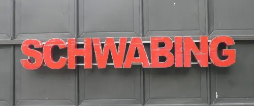 Artikelbild des Artikels “Großbuchstaben - SCHWABING auf Metallrahmen Höhe ca. 50cm. “